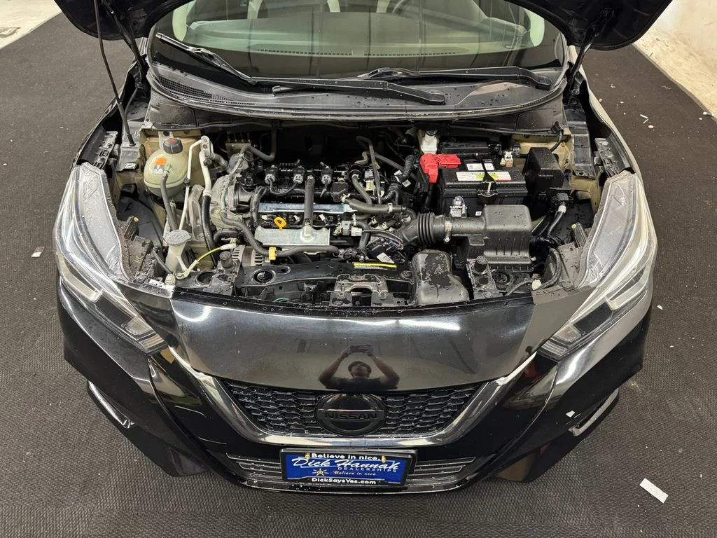 Used 2021 Black Nissan 1.6 SV image 10