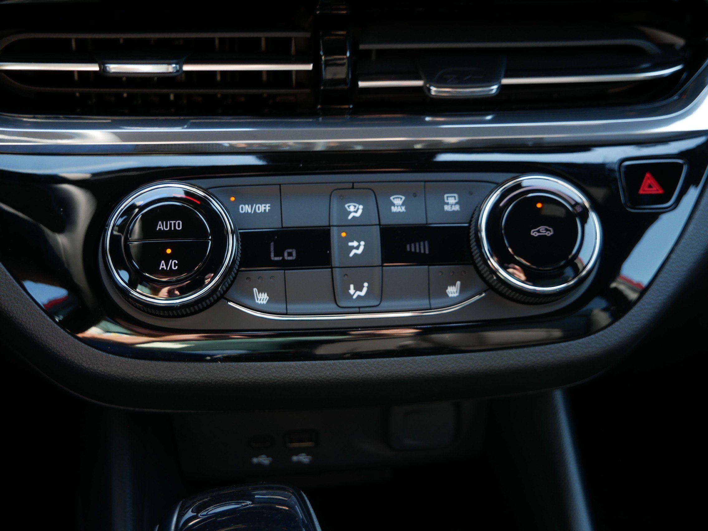 2026 Buick Envista Sport Touring - Photo 8