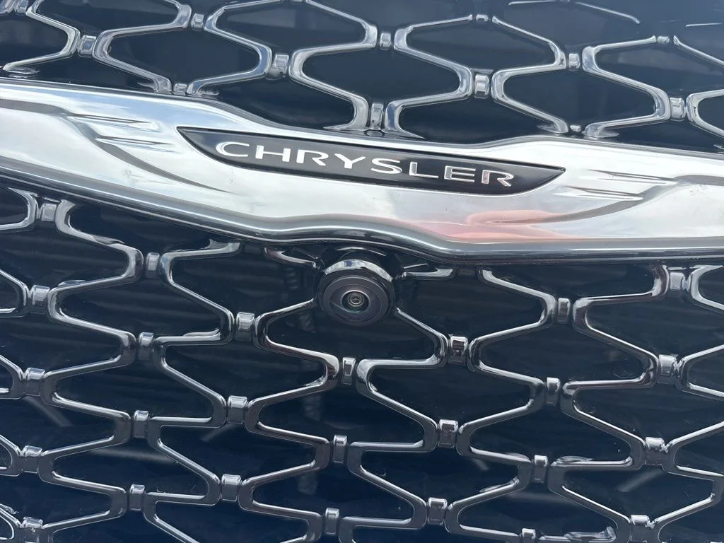 New 2026 Hydro Blue Pearl-Coat Exterior Paint Chrysler Select image 13