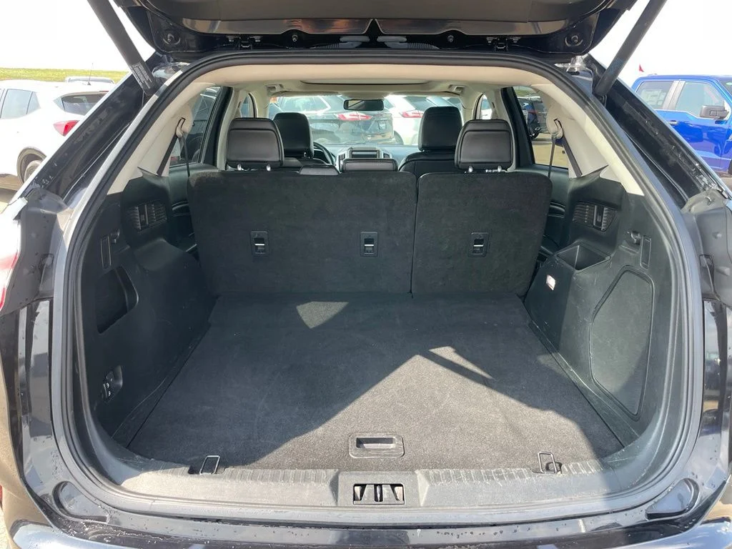 Used 2021 Black Metallic Ford Titanium image 30