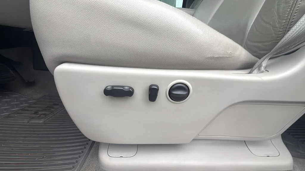 Used 2012 STEALTH GRAY METALLIC GMC SLT image 19