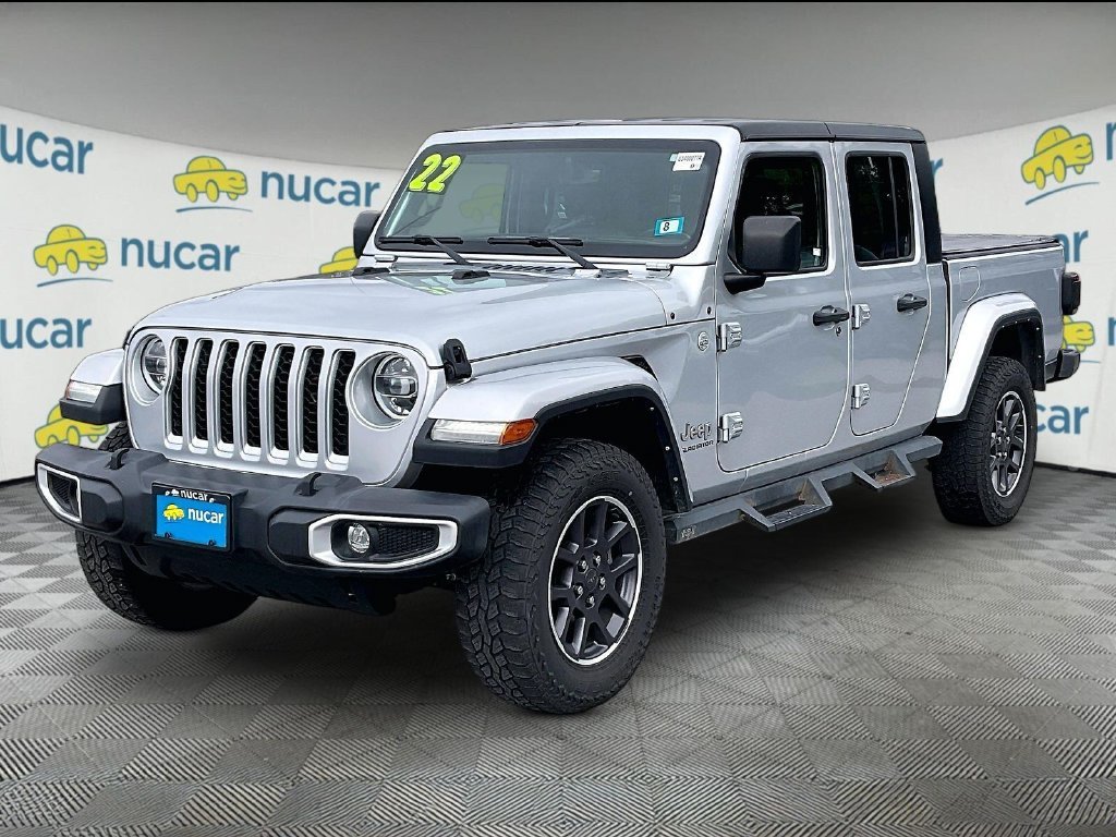 Used 2022 Silver Zynith Clearcoat Jeep Overland image 3