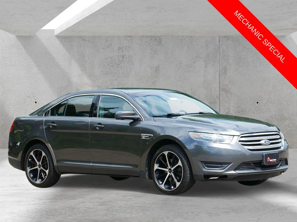 Used 2015  Ford SEL image 1