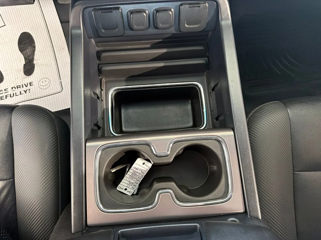 Used 2015 White Diamond Tricoat GMC SLT image 24