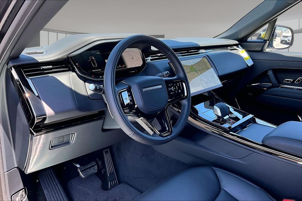 New 2026 SANTORINI BLACK Land Rover Dynamic SE image 7