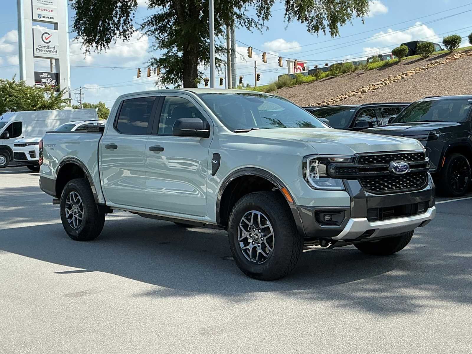 Used 2024 Cactus Grey Ford XLT image 7