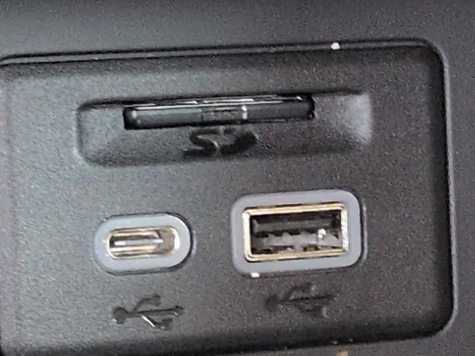 Used 2021 Ebony Twilight Metallic GMC Denali image 33