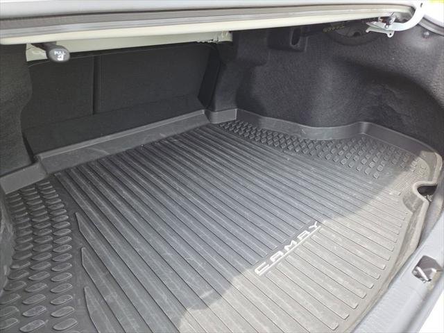 Certified Used 2025 WIND CHILL PEARL Toyota  image 27