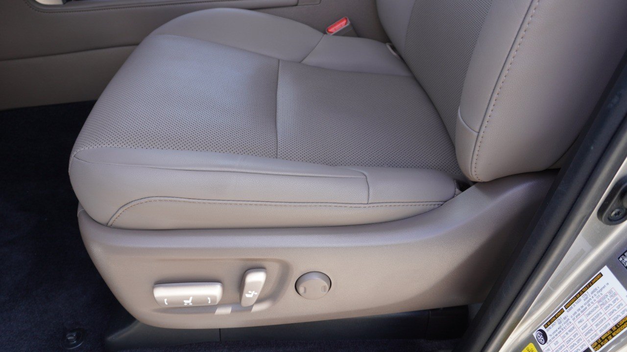 Certified Used 2021 ATOMIC SILVER Lexus GX 460 Premium image 25