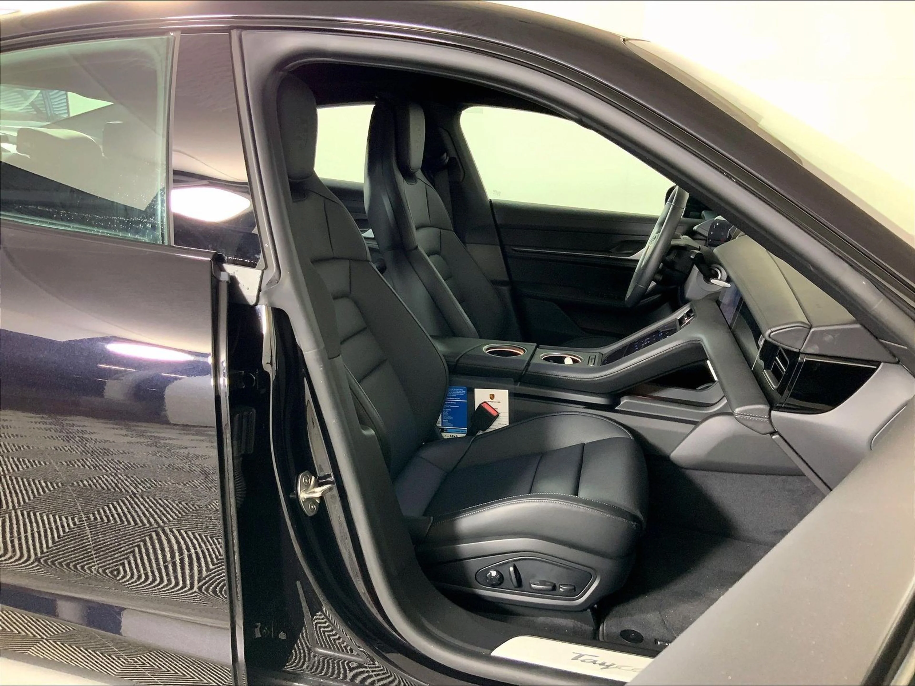 Used 2025 Black Porsche 4S image 13