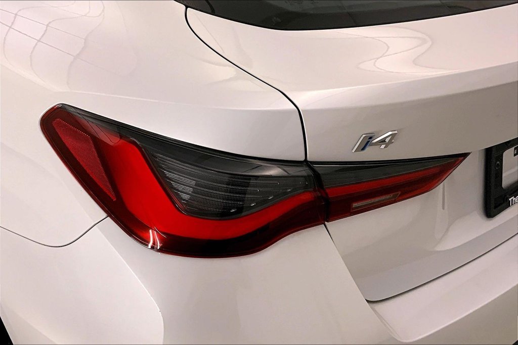 Certified Used 2024 Mineral White Metallic BMW  image 27