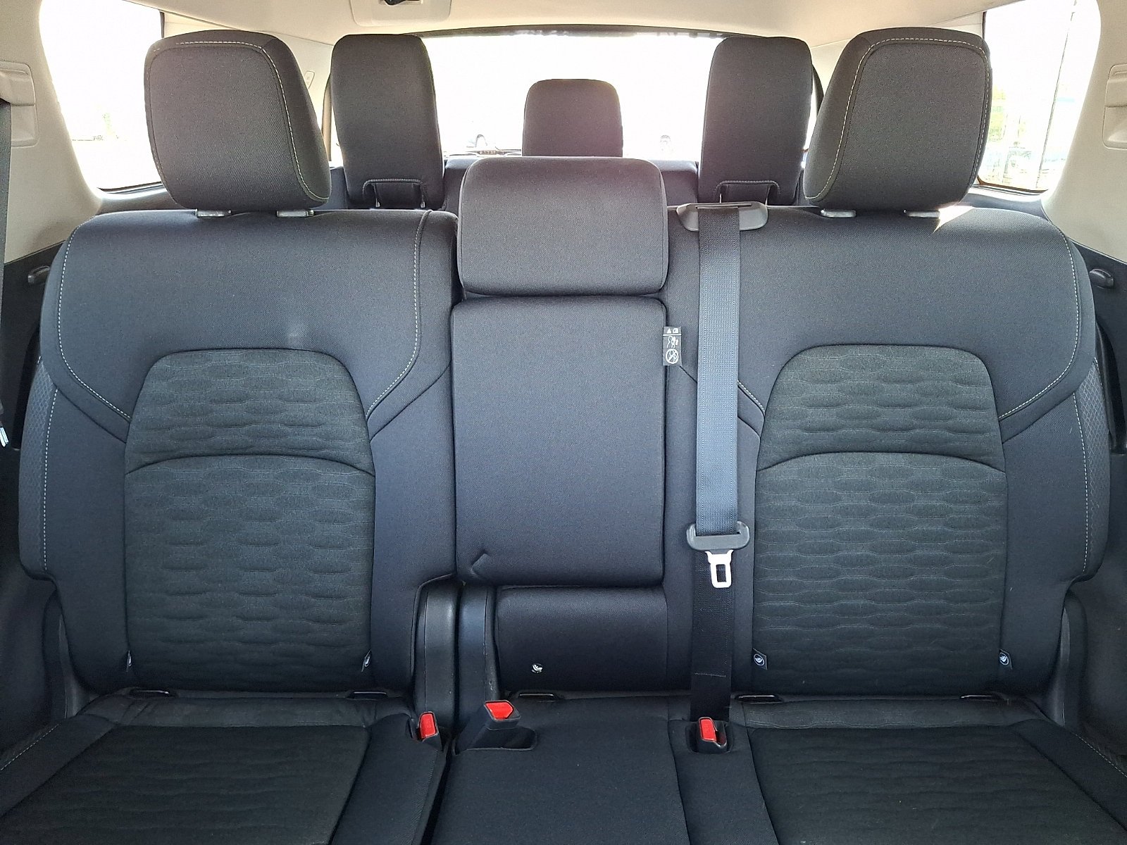 2025 Nissan Pathfinder SV - Photo 19