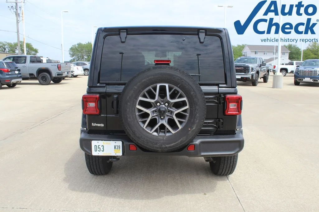 Used 2024 Black Jeep Sahara image 7