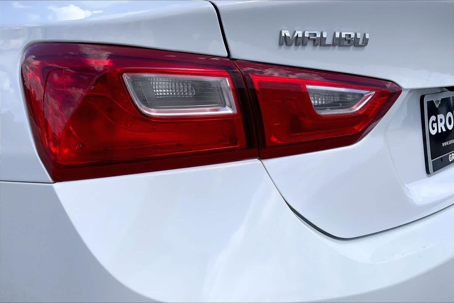 Used 2023 Summit White Chevrolet LT image 28
