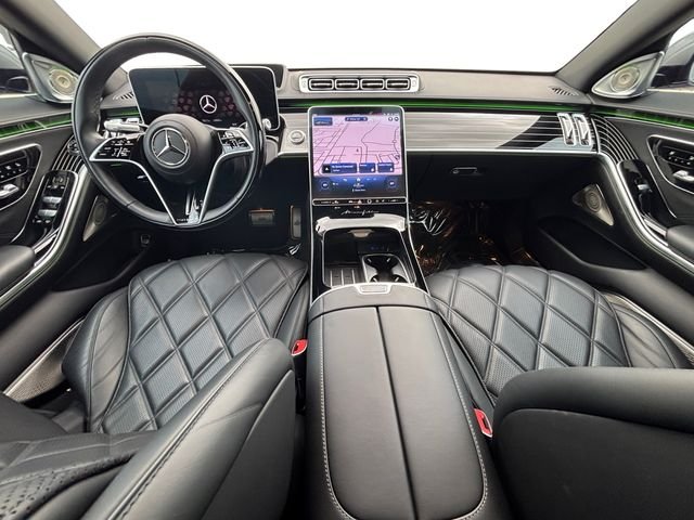 Used 2025 Green Mercedes-Benz Maybach S 580 image 12