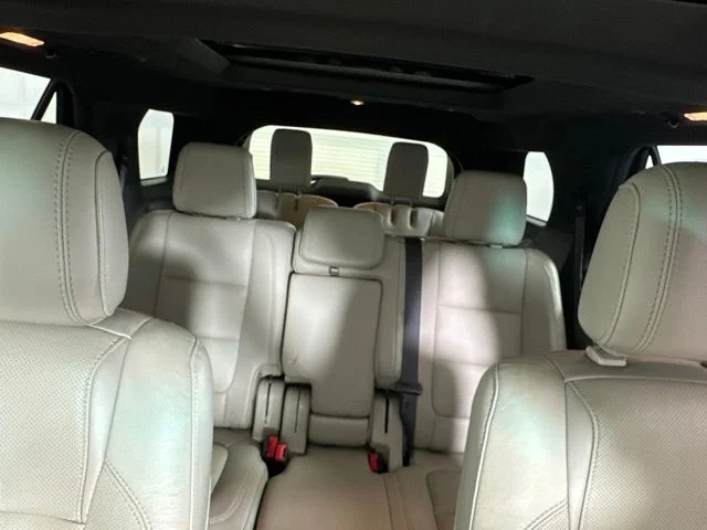 Used 2015 Bronze Ford Limited image 14