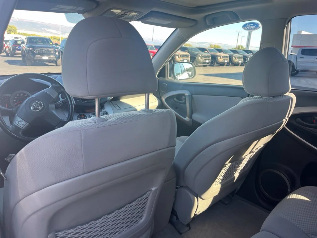 Used 2008 Classic Silver Metallic Toyota Limited image 14