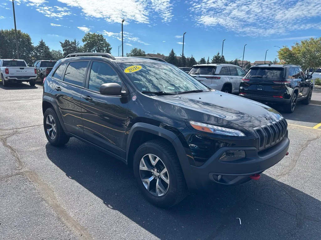 Used 2016 Black Jeep Trailhawk image 1