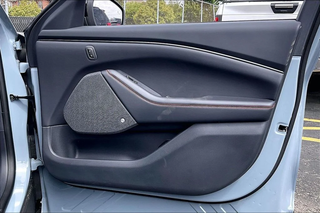 New 2026 Glacier Gray Metallic Tri-coat Ford Premium image 23