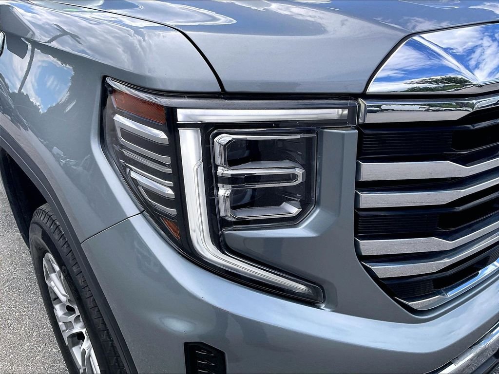 Used 2025 Sterling Metallic GMC SLT image 30
