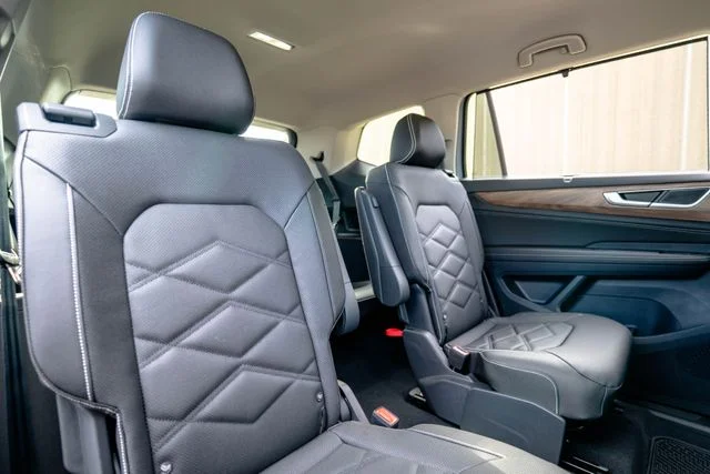 New 2026 Gray Volkswagen 2.0T SE w/Technology image 38