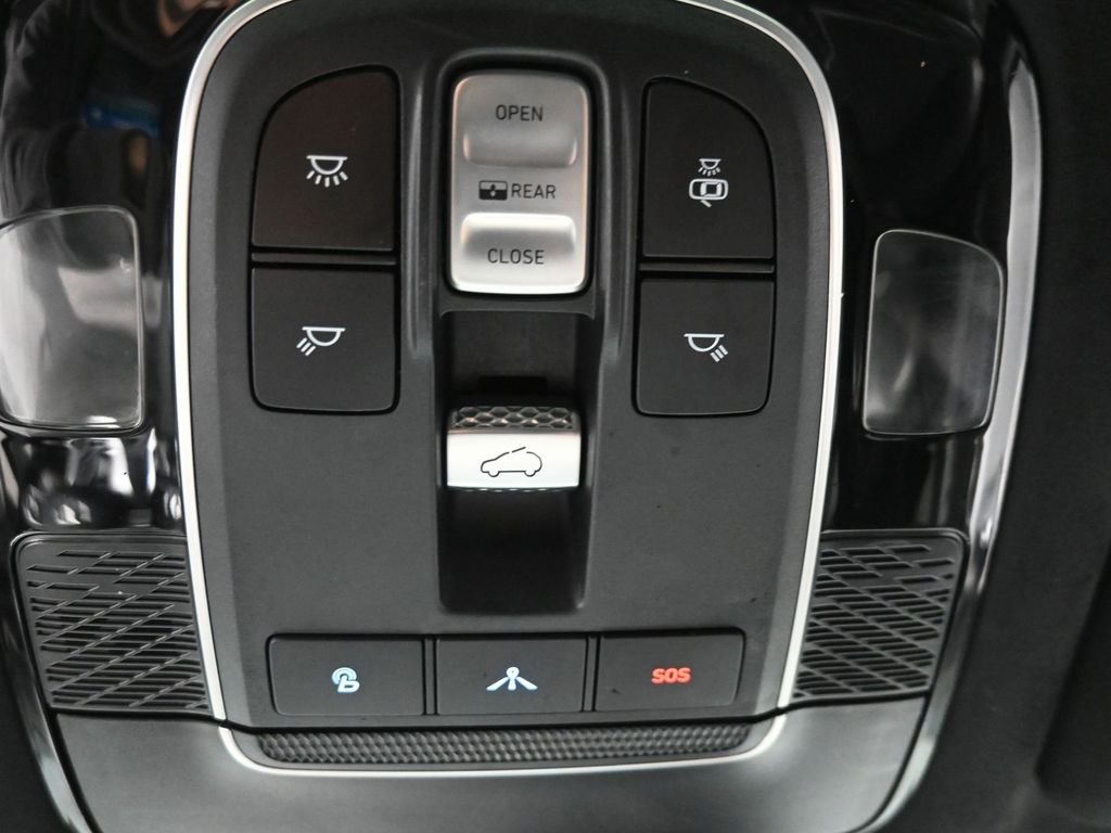 Used 2021 White Hyundai Calligraphy image 23