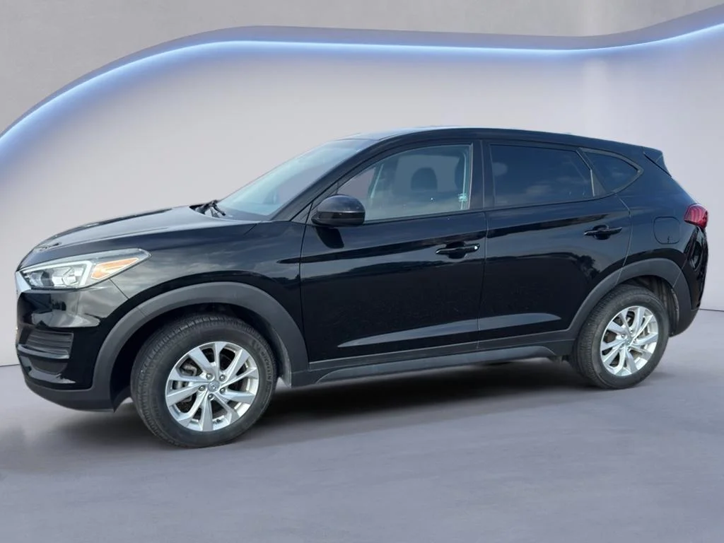 Used 2019 Black Noir Pearl Hyundai SE image 2