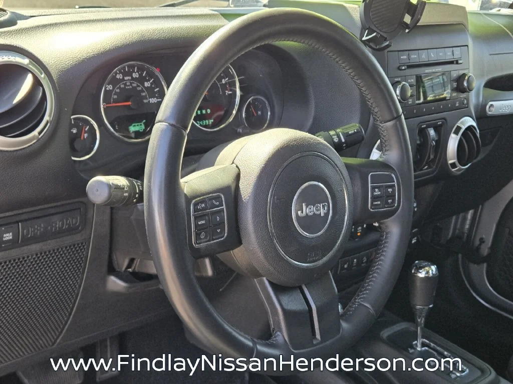 Used 2017 Silver Jeep Unlimited Rubicon image 21