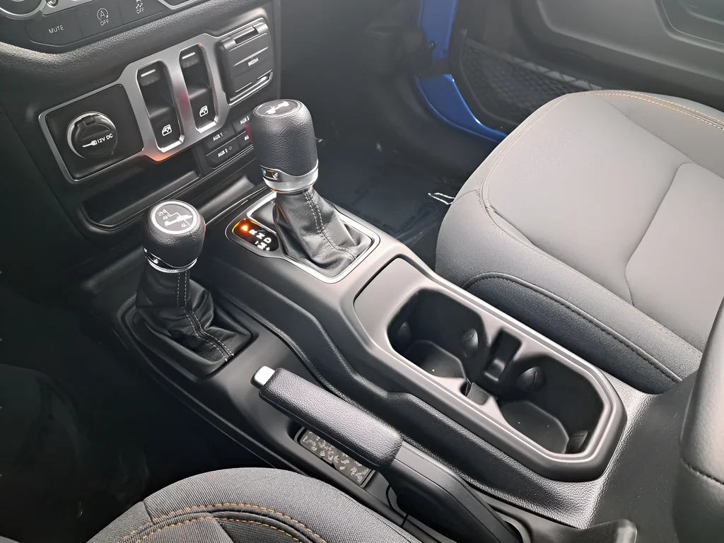 New 2026 Hydro Blue Pearl-Coat Exterior Paint Jeep Sport S image 23
