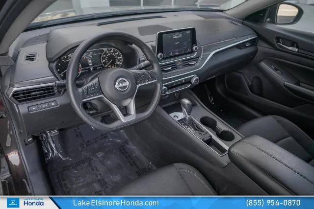 Used 2025 Garnet Pearl Nissan 2.5 SV image 17