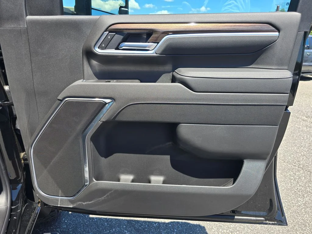 New 2026 Black Chevrolet LT image 36