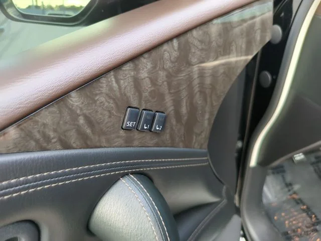 Used 2023 Black Nissan Platinum image 21
