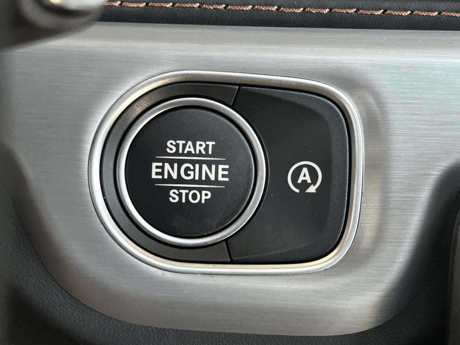 New 2027 MANUFAKTUR customer request glossy paint finish Mercedes-Benz AMG® G 63 SUV image 31