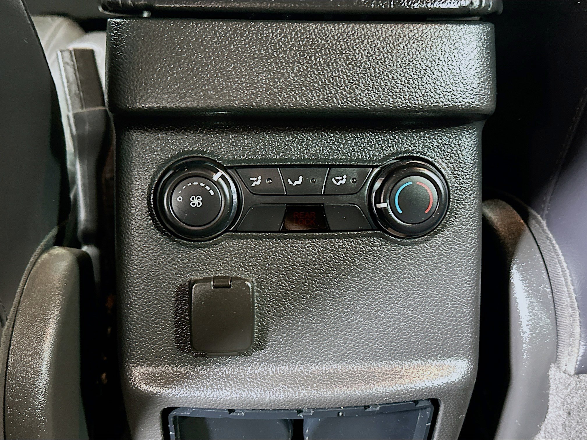 Used 2011 Black Ford XLT image 25