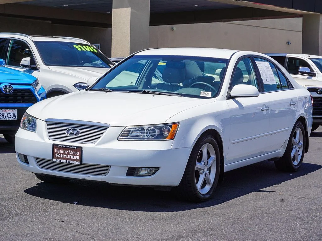 Used 2006 White Hyundai GLS V6 image 3