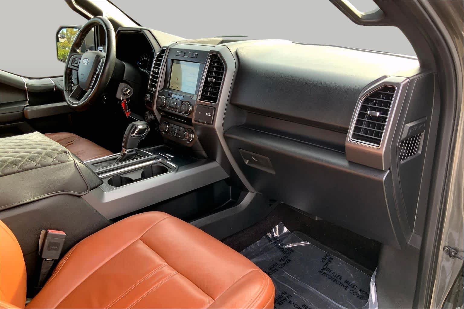 Used 2018 Magnetic Metallic Ford XLT image 17