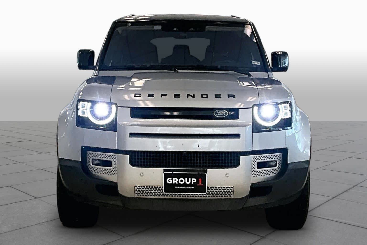 Used 2022 Hakuba Silver Metallic Land Rover  image 3