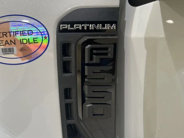 New 2027 Star White Metallic Tri-Coat Ford F-550® Platinum image 55