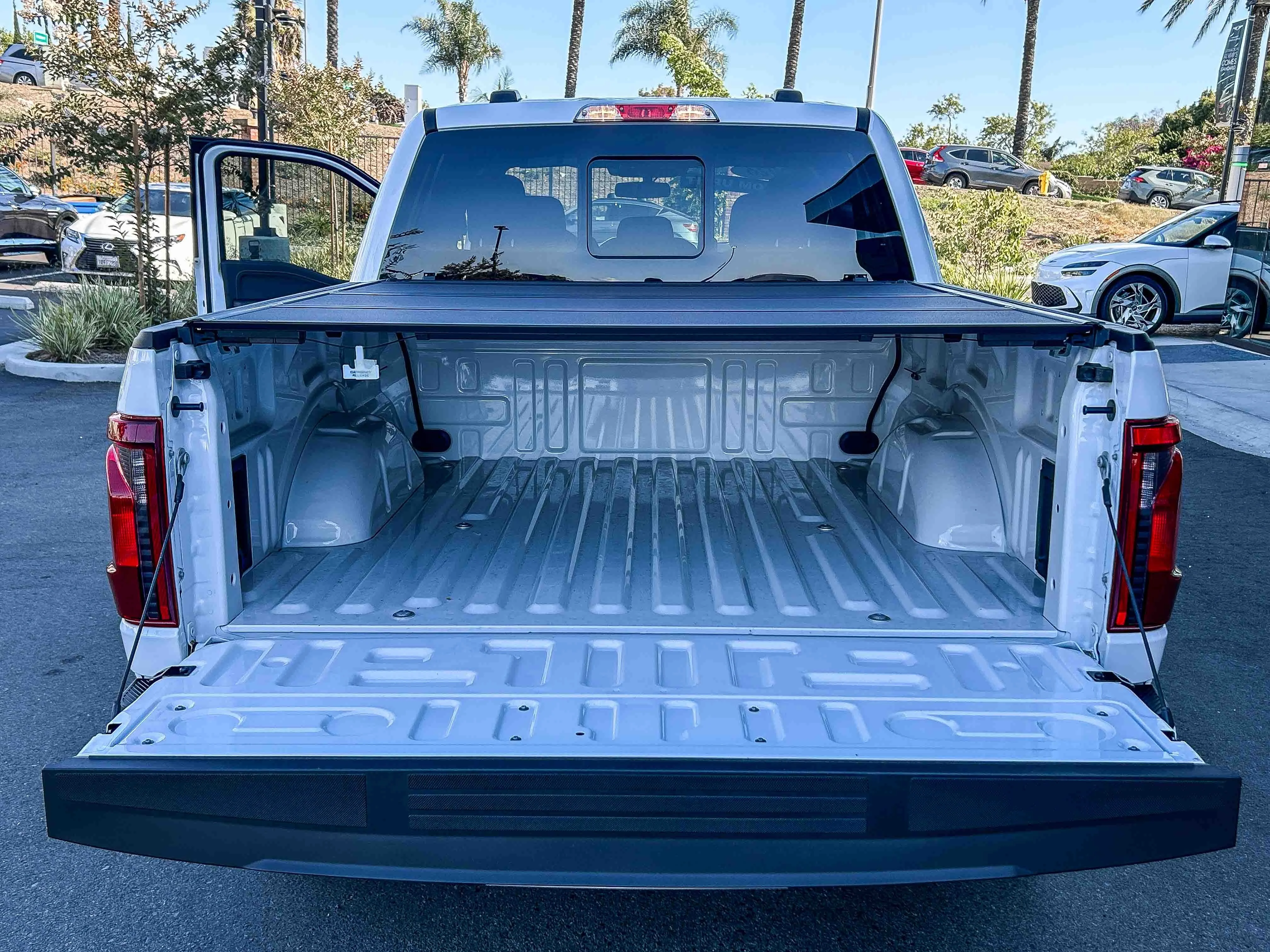 New 2026 Oxford White Ford XLT image 14