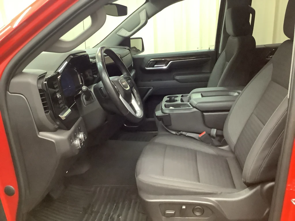 Used 2022 Cardinal Red GMC Elevation image 12