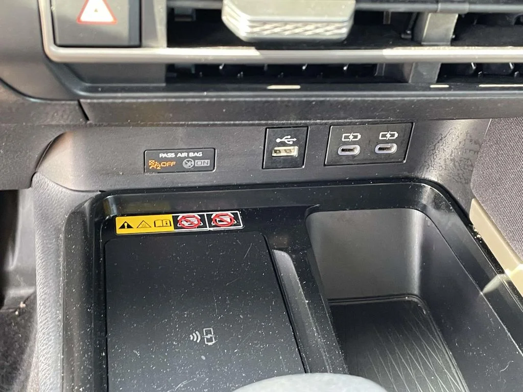 2025 Toyota Camry LE - Photo 24