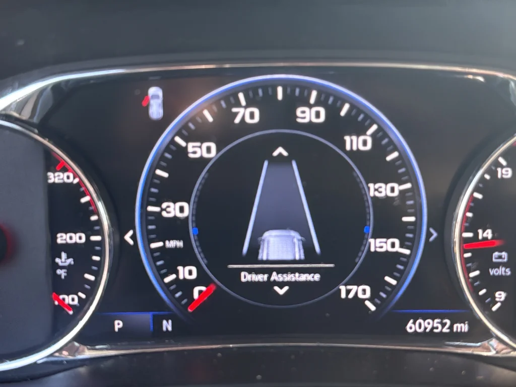 Used 2023 White GMC AT4 image 12
