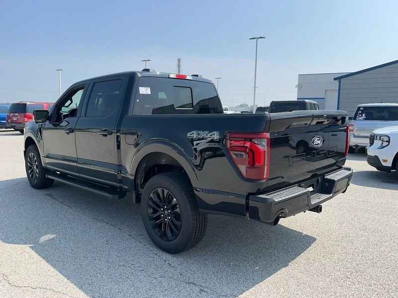 New 2026 Agate Black Metallic Ford LARIAT 4WD SuperCrew 5.5