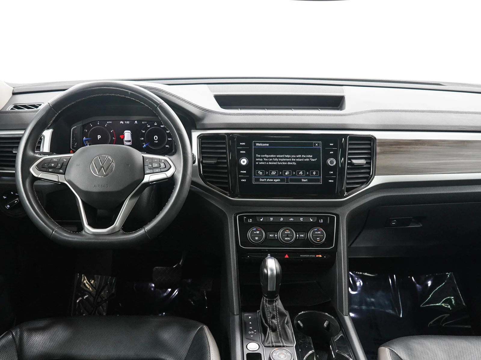 Used 2023  Volkswagen 3.6L V6 SEL image 17