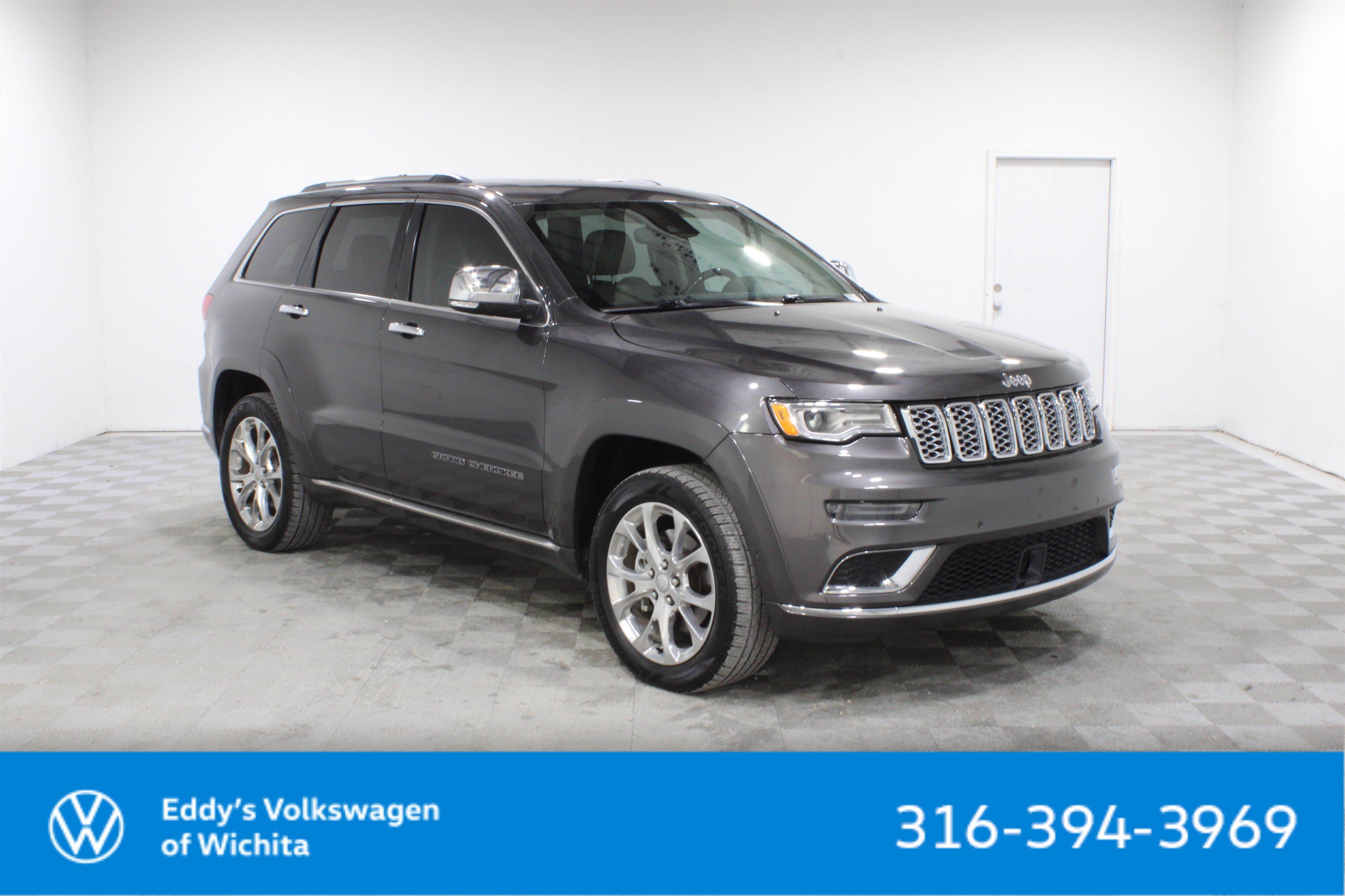 Used 2021 Granite Crystal Metallic Clearcoat Jeep Summit image 1