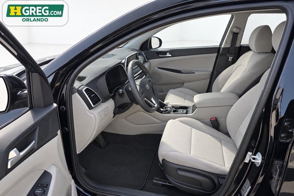 Used 2019 Black Noir Pearl Hyundai SE image 7