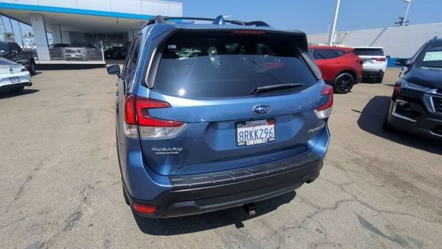Used 2020 Blue Subaru Premium image 7
