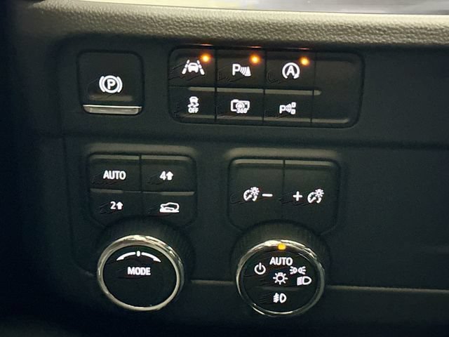2026 Chevrolet Suburban LT - Photo 11