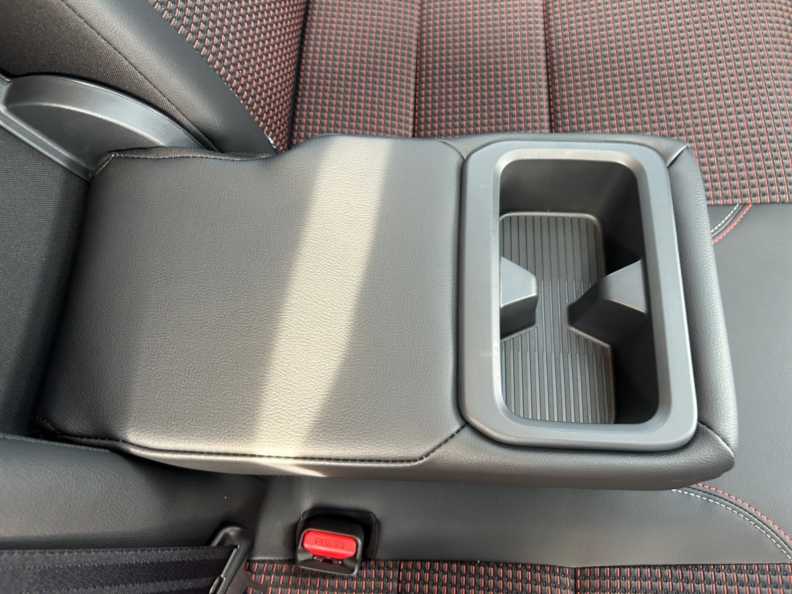 2026 Nissan KICKS SR AWD - Photo 36