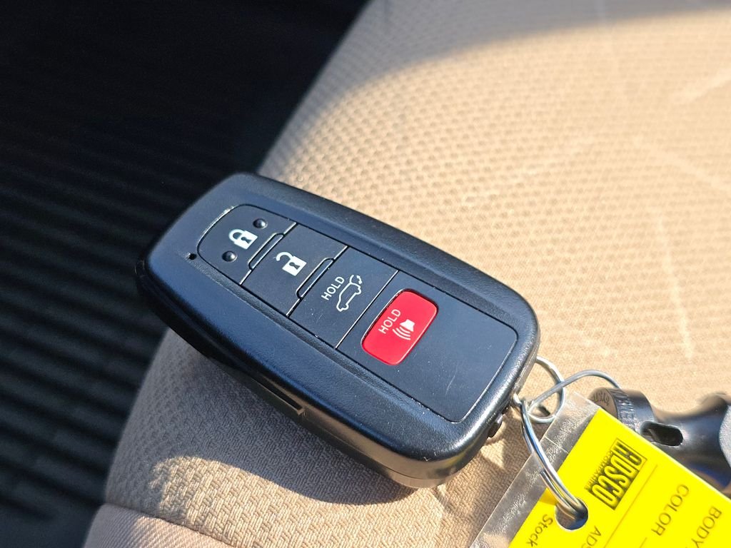 Used 2025 White Toyota XLE image 36